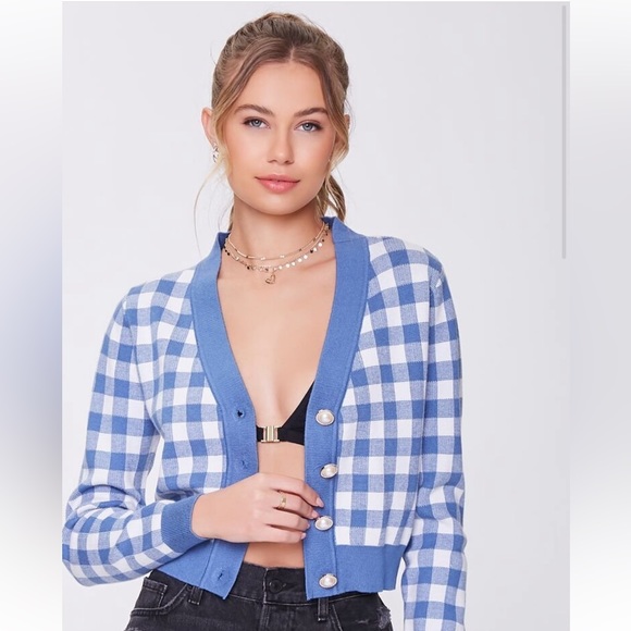 Cropped Cardigan with vintage button - Picture 7 of 11